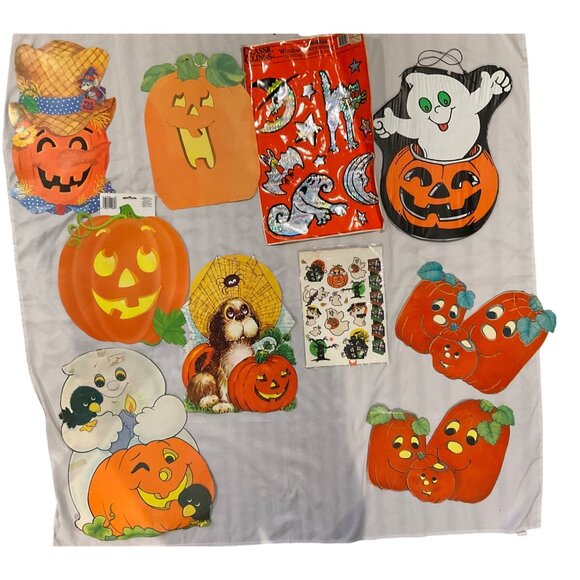 Vintage 18 Halloween Decorations Big Die Cuts Placemats Bat Clings Variety Lot - Picture 3 of 15